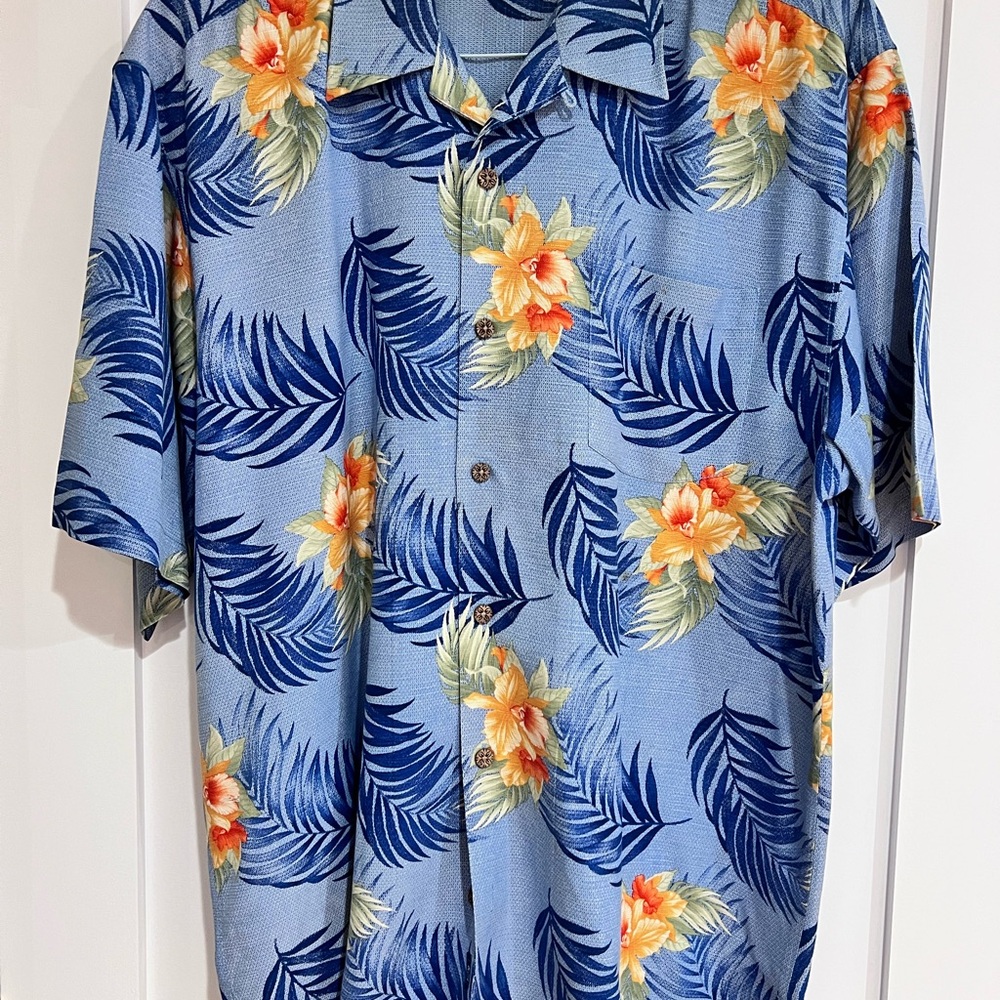 Tommy Bahama Blue and Orange Casual Button Down Shirt